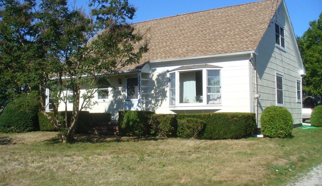 Charming Country Home, Minutes to Sandy beaches, in the Heart of Wine Country