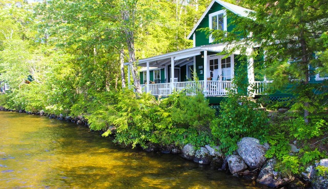 Charming dog-friendly cottage with water view & access, private dock & row boat