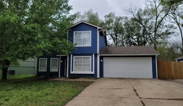 Charming family friendly 4-bedroom house with AC, WiFi in fabulous Lawrence.