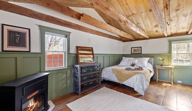 Charming Farm Loft | Mini Cows + Mtn Views