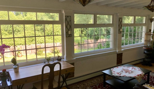 Charming guest wing in a secluded Carriage House