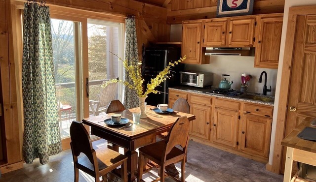 Charming Guesthouse in scenic CT town. Bikes, kayaks, firepit, beach pass.