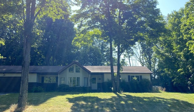 Charming home in Hudson Valley, with a seasonal pool, 2 hours from NYC