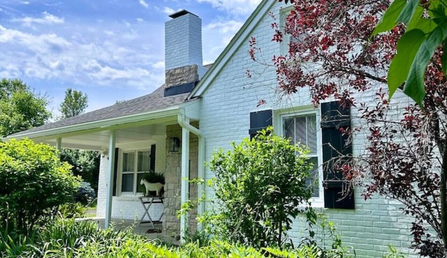 Charming home on acreage, 10 mins to Hudson