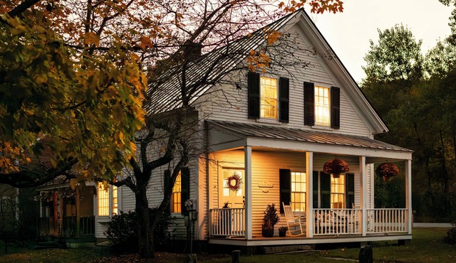 Charming In Village Farmhouse - steps to Historic Grafton Inn