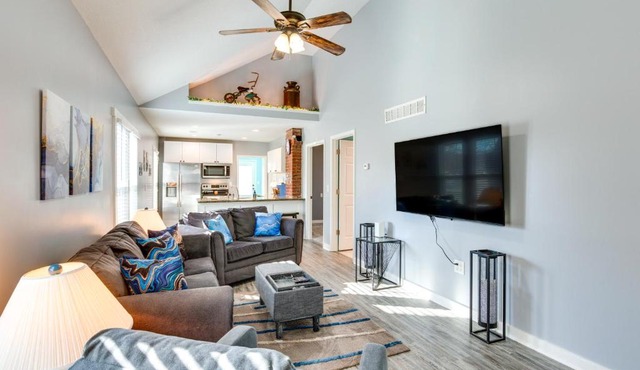Charming Missouri Home < 1 Mi to Katy Trail!