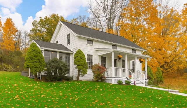 Charming Modern Farmhouse Near Hudson, NY