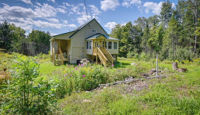 Charming Newport Cabin on 35 Acres!