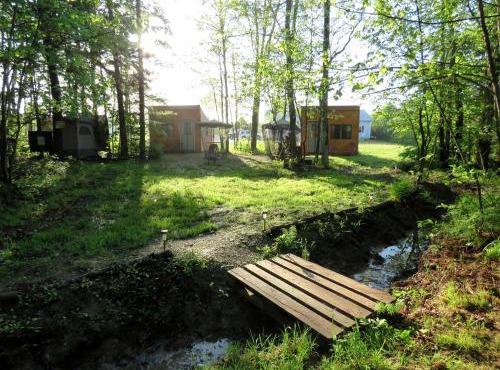 Charming Off-Grid Glamping Cabins Near Lakes & Kayaking in Lincoln, Maine