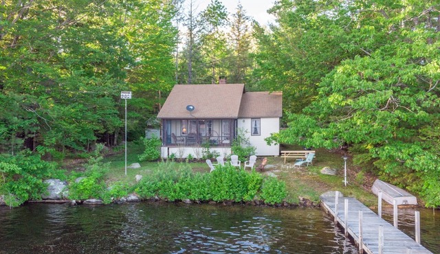 Charming Pet Friendly Lakeside Escape with Cozy Comfort and a Private Dock