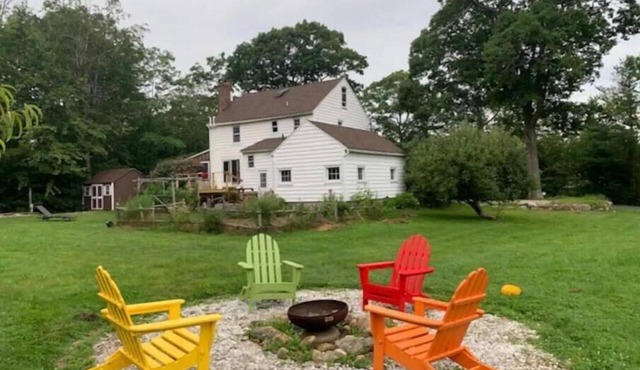 Charming renovated farmhouse with hot-tub in Goshen, CT.