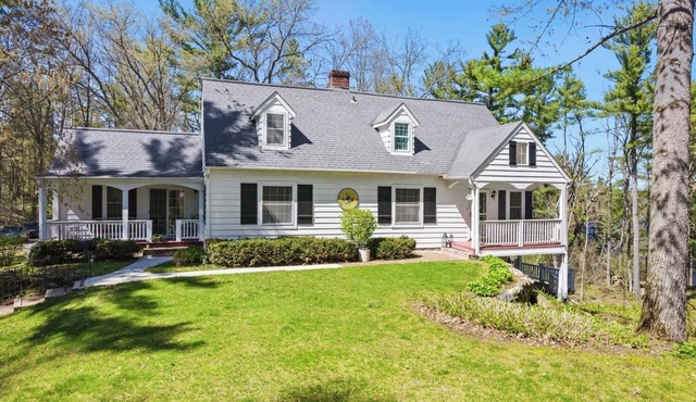 Charming Riverview Cottage Home in Black River Falls