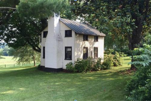 Charming & Rustic Bloomingdale Cottage w/views