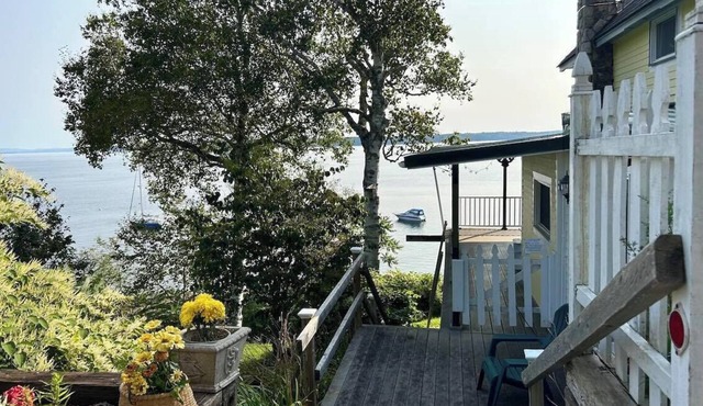 Charming, rustic, cottage on Penobscot Bay