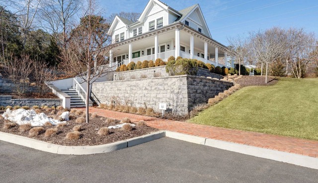 Charming, Stand-alone, 2-Story, Garden Cottage at Historic Canoe Place Inn