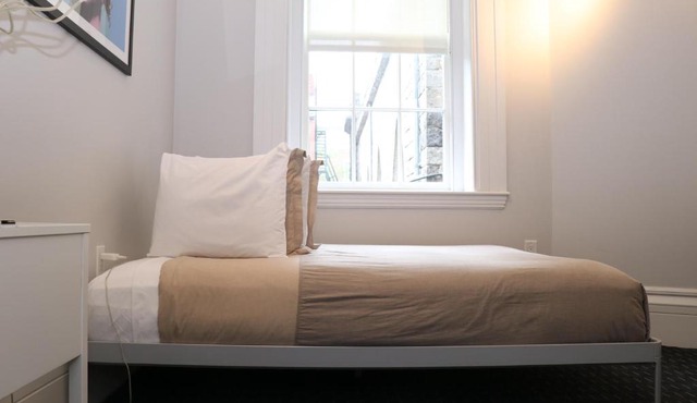 Charming & Stylish Studio on Beacon Hill #6