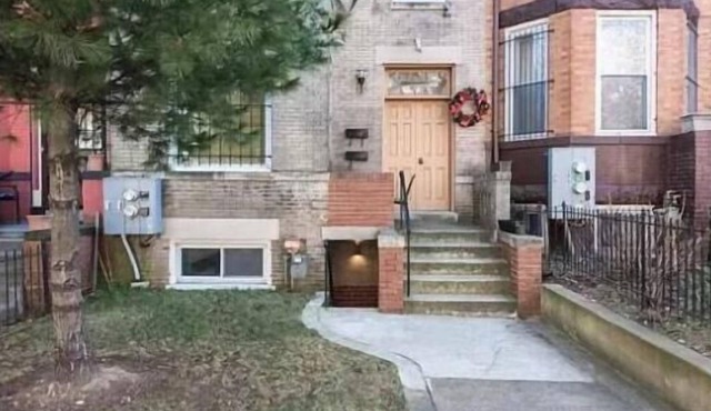 Charming townhome ground floor/basement unit