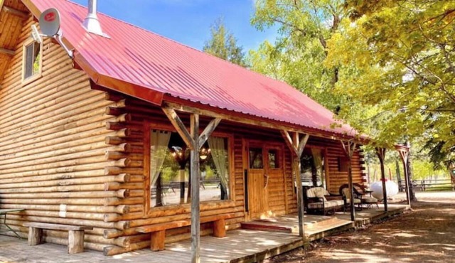 Charmingly Rustic, Mountain River Ranch Cabin in Ririe