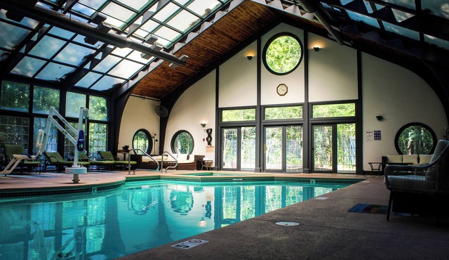 Chateau Merrimack Resort & Spa