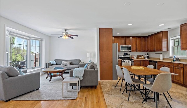 Cheerful | 4 bedroom | Luxury | Center | Sunny
