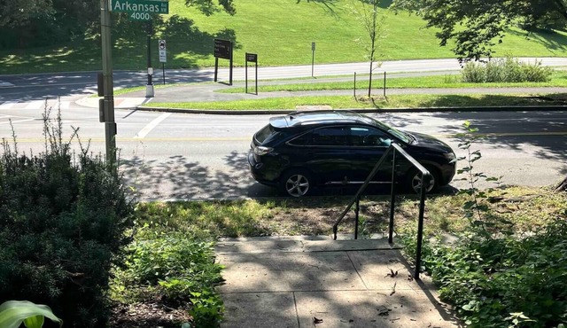 Chic 1-Bedroom Retreat Near Rock Creek Park, Private Entrance & Spa Bath