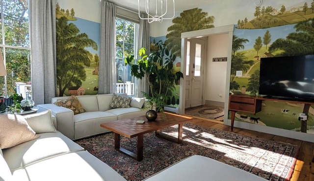 Chic 3-bedroom house in Munjoy Hill with off-street parking.