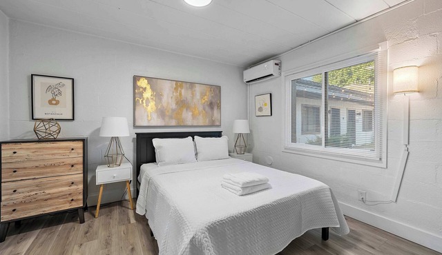 Chic City Retreat 93E