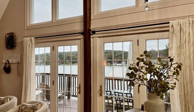 Chic Lakehouse with a gorgeous view