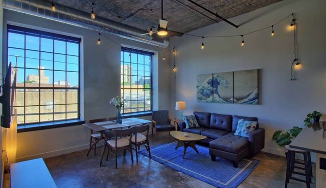 Chic Ultramodern Loft Suite w/Designer Features