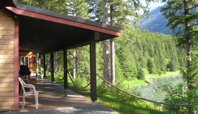 Chilkoot Haven in Haines, room #1, right on the Chilkoot River, Bear viewing