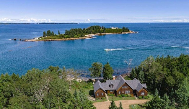 Chimerique on the Water in Maine