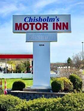 Chisholm's Motor Inn