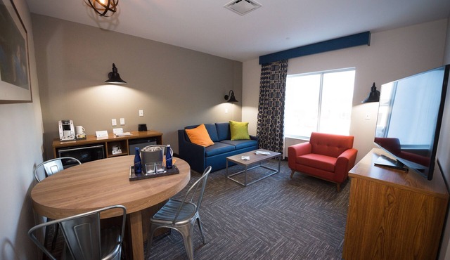 Choose your Adventure! 3 Big Rooms w/Balconies! Pools, Arcade, Archery, Bowling
