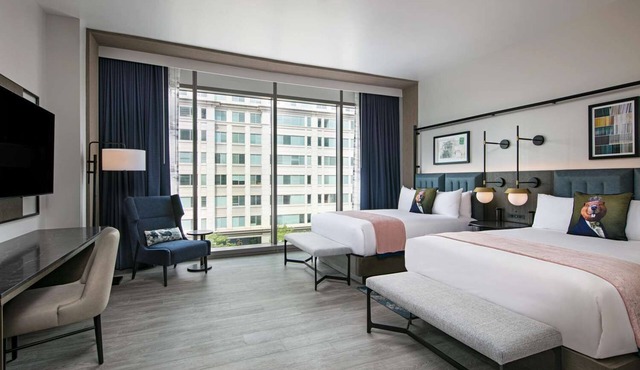 City Escape in Downtown DC! Contemporary & Pet-friendly Room with Landmark View!