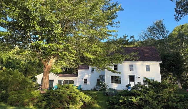 Classic Maine Waterfront Home on the Back River – Trevett