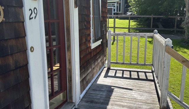 Classic New England Bunkhouse- Home for the whole family!