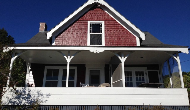 Classic Summer Cottage With Full Amenities For Your Maine Island Vacation!
