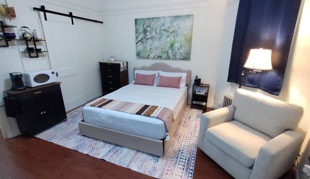 Clean Cozy Studio Apartment in West Warwick