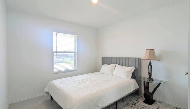 Clean, Minimalist Bedroom in Chill, Peaceful House in Fort Worth, Texas with AC