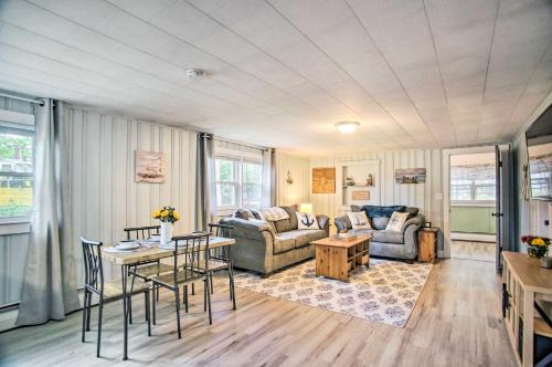 Coastal Comfort Near the Bay! 'Buttermilk Cottage'
