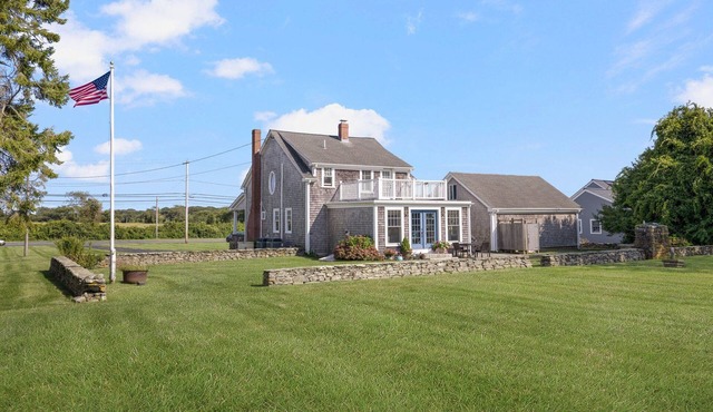 Coastal Farmhouse Retreat in Little Compton, RI – Your Perfect Seaside Getaway