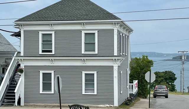 Coastal Gem historic Eastport Water Street walk to shops, restaurants, galleries