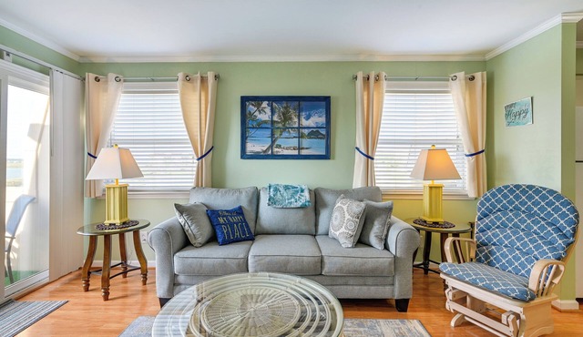 Coastal Murrells Inlet Condo with Balcony!