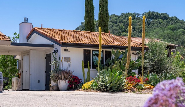 Cocavin Carriage House-Gorgeous Getaway for Two