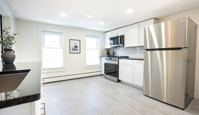 Cold Hollow House, 2BR, Next to Cider Mill