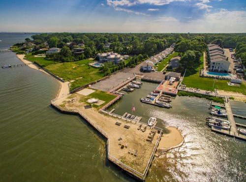 Colonial Shores Resort