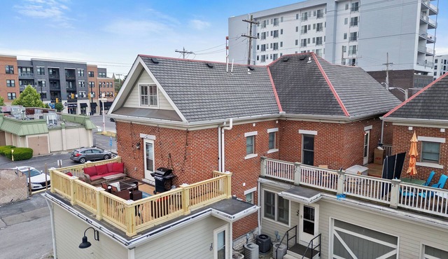 Combined 2 homes-9BR/8 BTH, 25 beds Best Location. Perfect for Large Groups