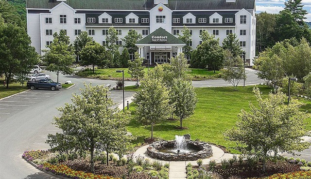 Comfort Inn & Suites Near Burke Mountain