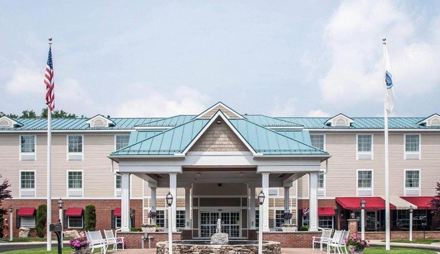 Comfort Inn & Suites Sturbridge-Brimfield