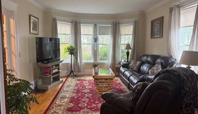 Comfortable 3BR Updated Historic Duplex. Perfect for Short or Extended Stays